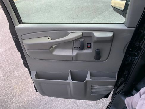 Used 2007 Chevrolet Express 1500 RWD image 8