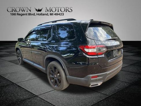 Used 2025 Honda Pilot Black Edition image 12
