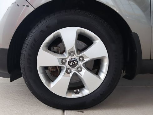 Used 2018 Kia Soul FWD image 5