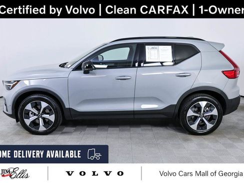 Certified 2026 Volvo XC40 B5 Plus AWD/4WD image 2