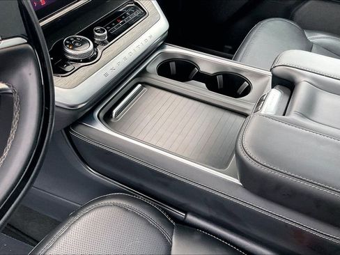 Used 2025 Ford Expedition Max Platinum image 20