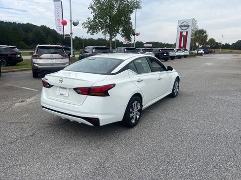 Used 2025 Nissan Altima 2.5 S image 10