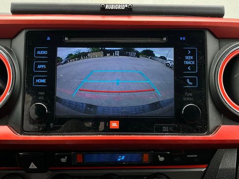 Used 2016 Toyota Tacoma TRD Sport image 35