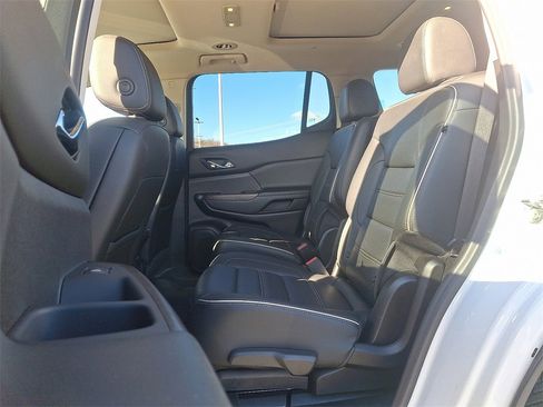 Used 2022 GMC Acadia Denali w/ Denali Ultimate Package image 10