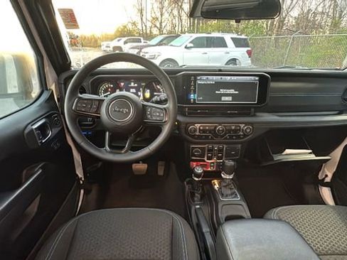 Used 2025 Jeep Wrangler Unlimited Rubicon 4xe w/ Safety Group image 9