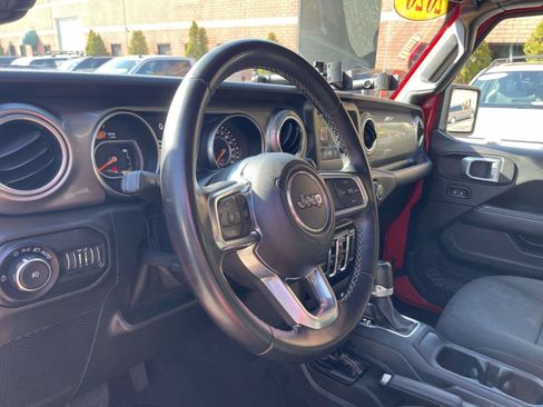 Used 2020 Jeep Wrangler Unlimited Sahara AWD/4WD image 7