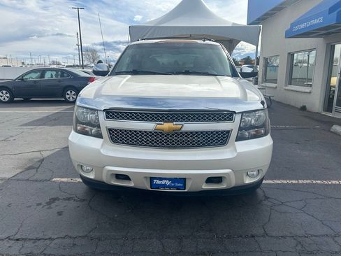 Used 2013 Chevrolet Avalanche LTZ image 2