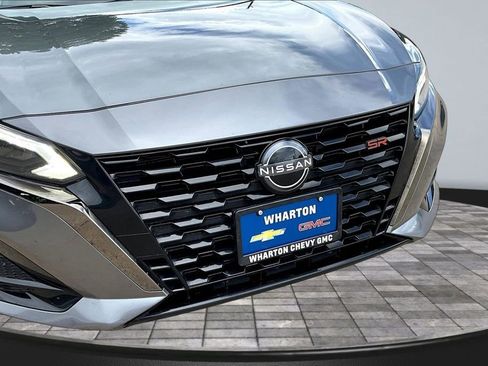 Used 2023 Nissan Altima 2.5 SR w/ SR Premium Package FWD image 32