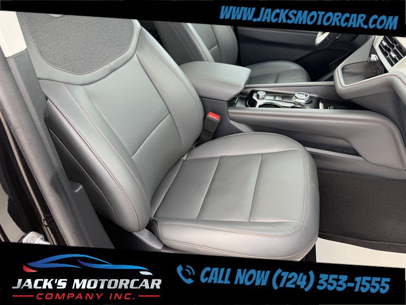 Used 2025 Ford Explorer Active w/ Active Comfort Package AWD/4WD image 34