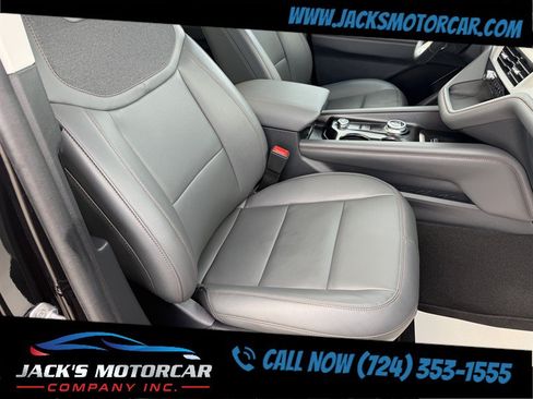 Used 2025 Ford Explorer Active w/ Active Comfort Package AWD/4WD image 34