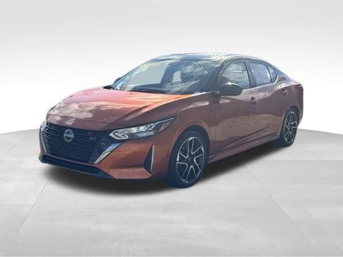 Used 2024 Nissan Sentra SR w/ SR Premium Package image 3