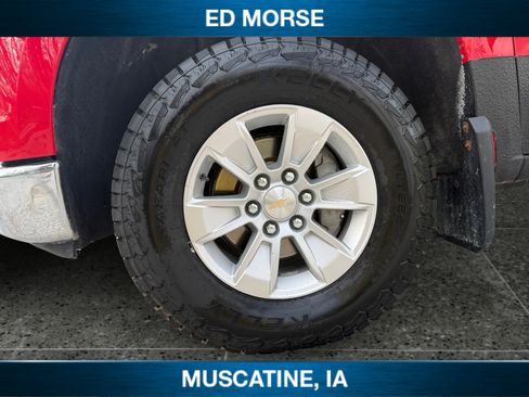 Used 2023 Chevrolet Silverado 1500 LT AWD/4WD image 9