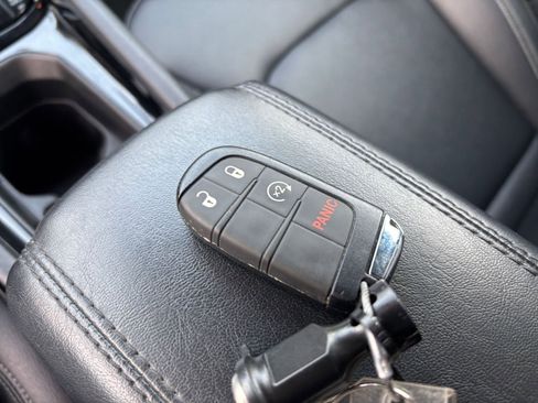 Used 2025 Jeep Compass Limited AWD/4WD image 25