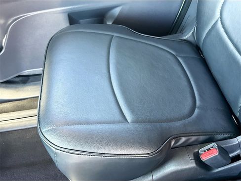 Used 2022 Toyota Sienna LE image 29