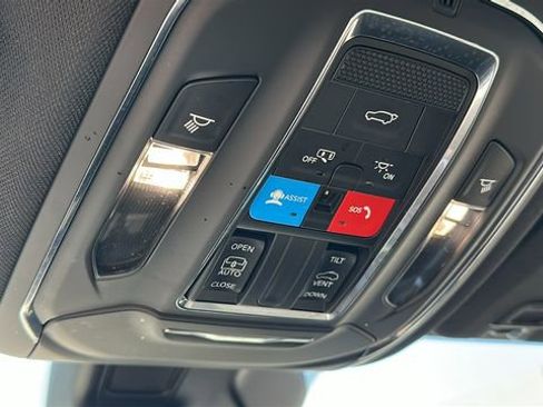 Used 2023 Jeep Grand Cherokee L Altitude image 22