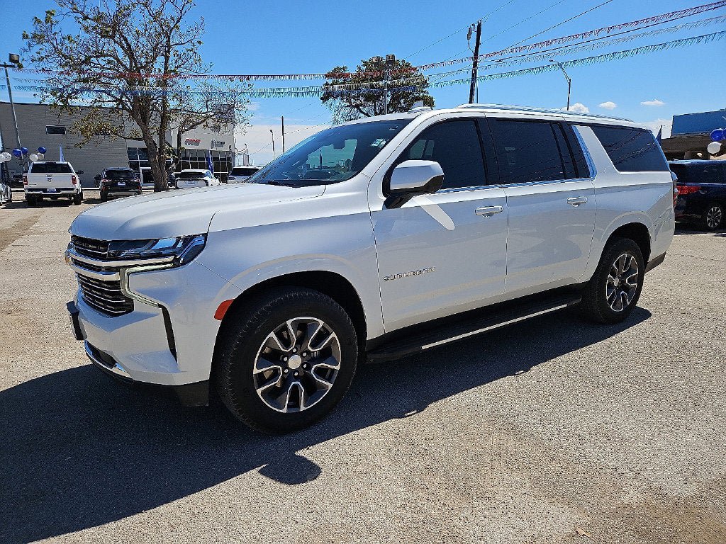 Used 2021 Chevrolet Suburban LT RWD image 2