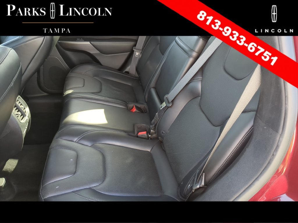 Used 2019 Jeep Cherokee Limited w/ Technology Group AWD/4WD image 16