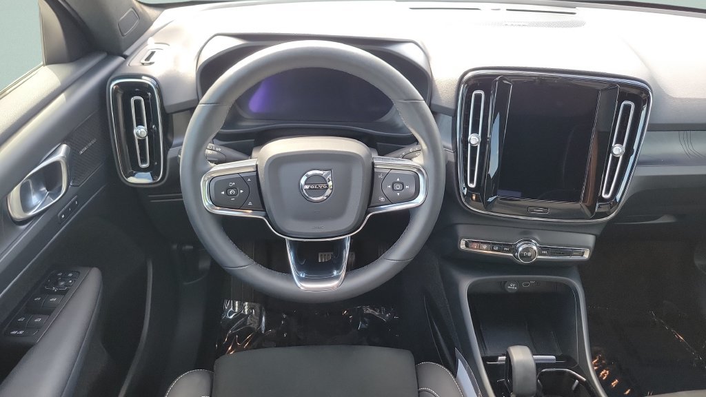 Used 2023 Volvo C40 P8 Recharge Ultimate AWD/4WD image 12