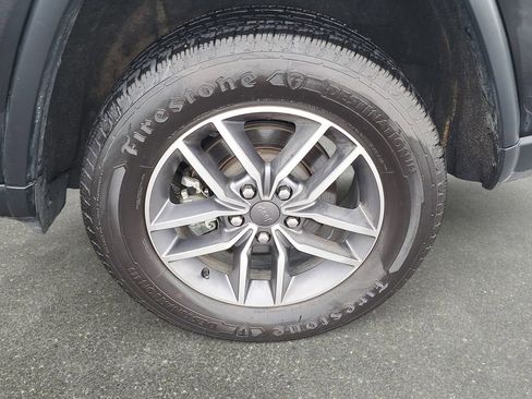 Used 2022 Jeep Grand Cherokee Limited image 35