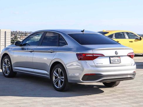 Used 2022 Volkswagen Jetta SE image 6