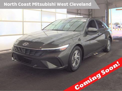 Used 2026 Hyundai Elantra SE w/ Cargo Package FWD image 1