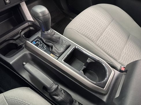 Certified 2017 Toyota Tacoma SR5 image 30