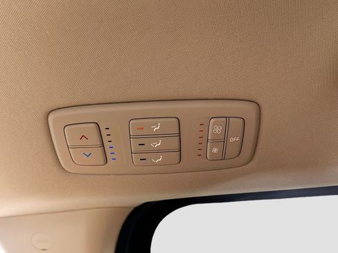 Used 2024 Kia Carnival LX FWD image 24