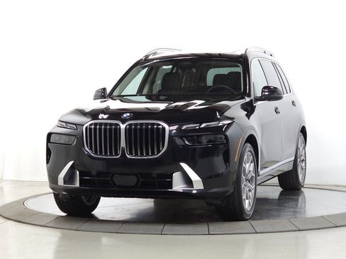 Used 2026 BMW X7 xDrive40i AWD/4WD image 3