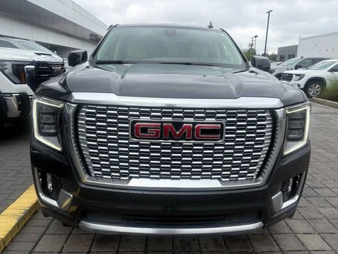 Used 2022 GMC Yukon XL Denali RWD image 3