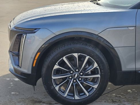 New 2026 Cadillac Lyriq Sport w/ LPO, Floor Liner Package AWD/4WD image 6