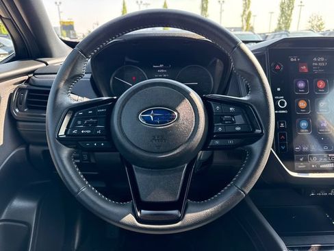 Used 2025 Subaru Forester Premium AWD/4WD image 18