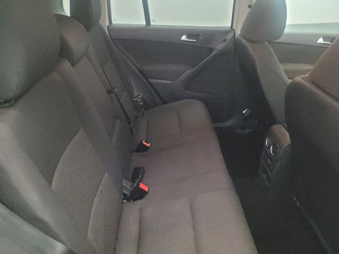 Used 2017 Volkswagen Tiguan Limited FWD image 19