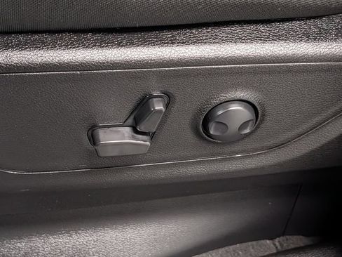 Used 2024 RAM 1500 Big Horn AWD/4WD image 12