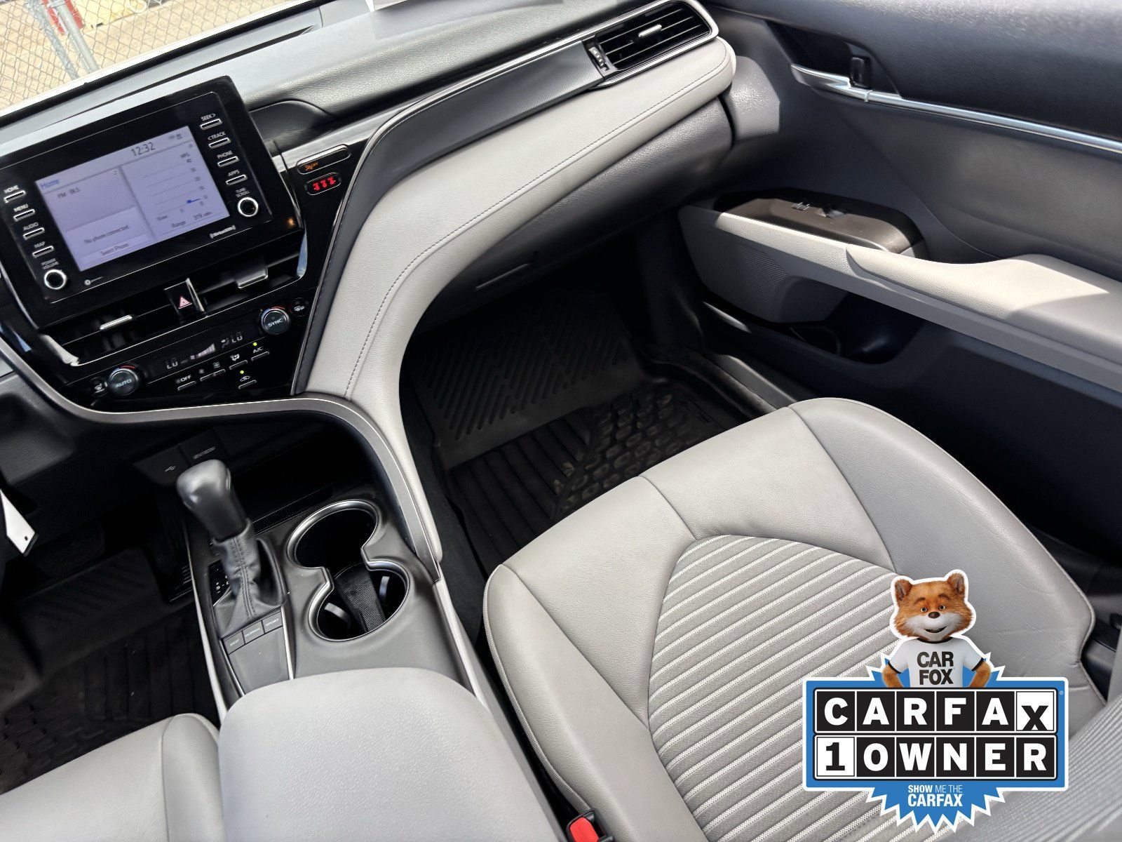 Used 2024 Toyota Camry SE FWD image 16