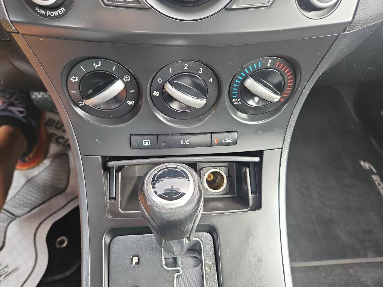 Used 2012 MAZDA MAZDA3 i Touring FWD image 28