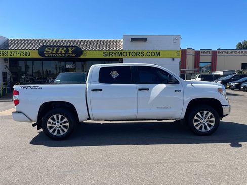 Used 2016 Toyota Tundra SR5 image 2