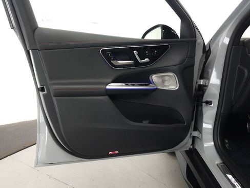 Used 2025 Mercedes-Benz GLC 43 AMG 4MATIC image 5