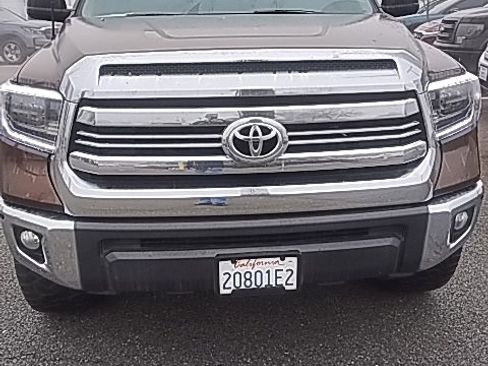 Used 2017 Toyota Tundra SR5 image 1