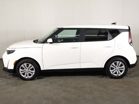 Used 2025 Kia Soul LX FWD image 15
