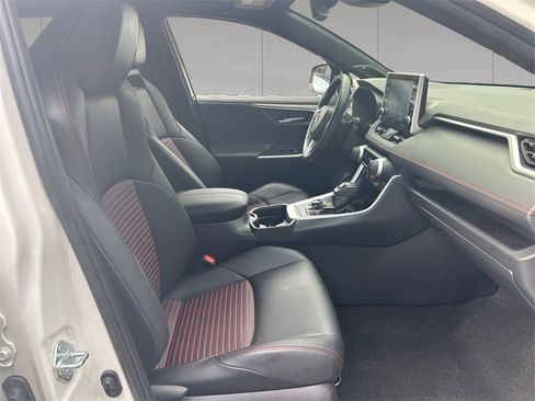 Used 2021 Toyota RAV4 XSE w/ Weather Package image 17