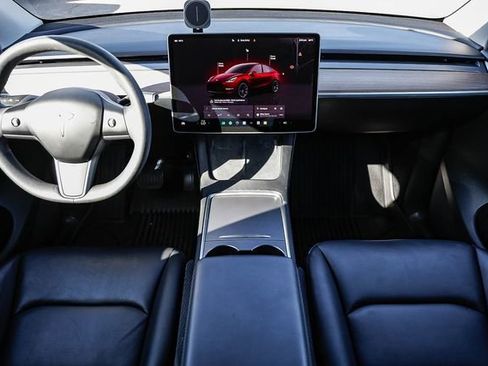 Used 2024 Tesla Model Y Long Range image 12