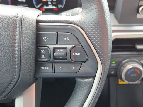 Certified 2025 Toyota 4Runner TRD Off Road image 25