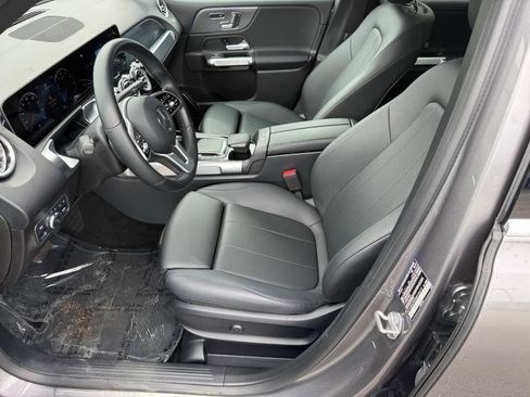 Used 2021 Mercedes-Benz GLB 250 4MATIC image 10