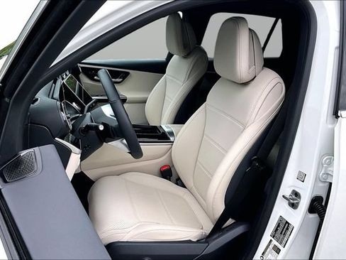 Used 2026 Mercedes-Benz GLC 300 4MATIC image 24