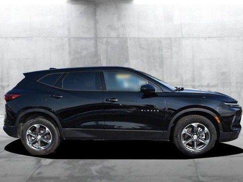 Used 2025 Chevrolet Blazer LT image 5