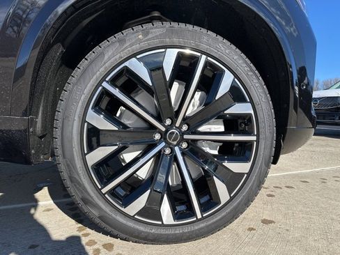 New 2026 Volvo XC90 B5 Plus image 9