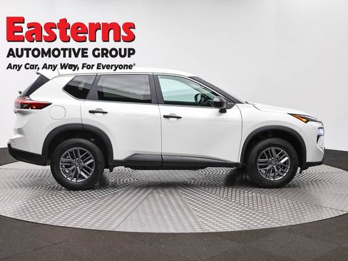 Used 2024 Nissan Rogue S AWD/4WD image 4