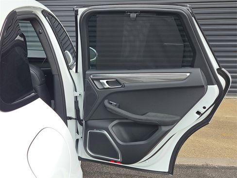 Certified 2026 Porsche Macan GTS image 22