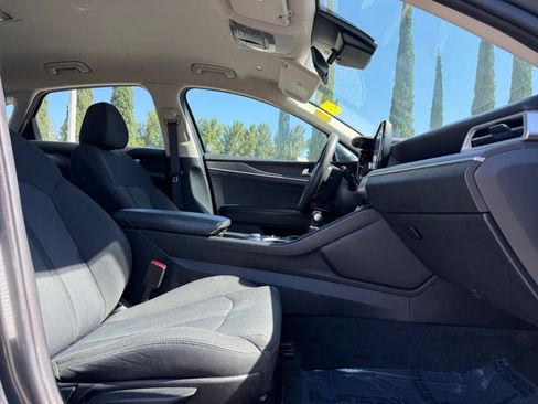 Used 2021 Kia K5 LXS FWD image 17