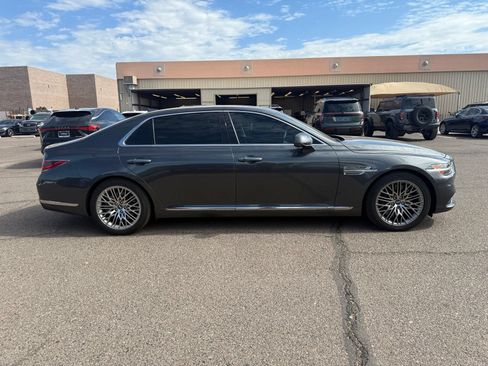Used 2022 Genesis G90 5.0 Ultimate RWD image 4
